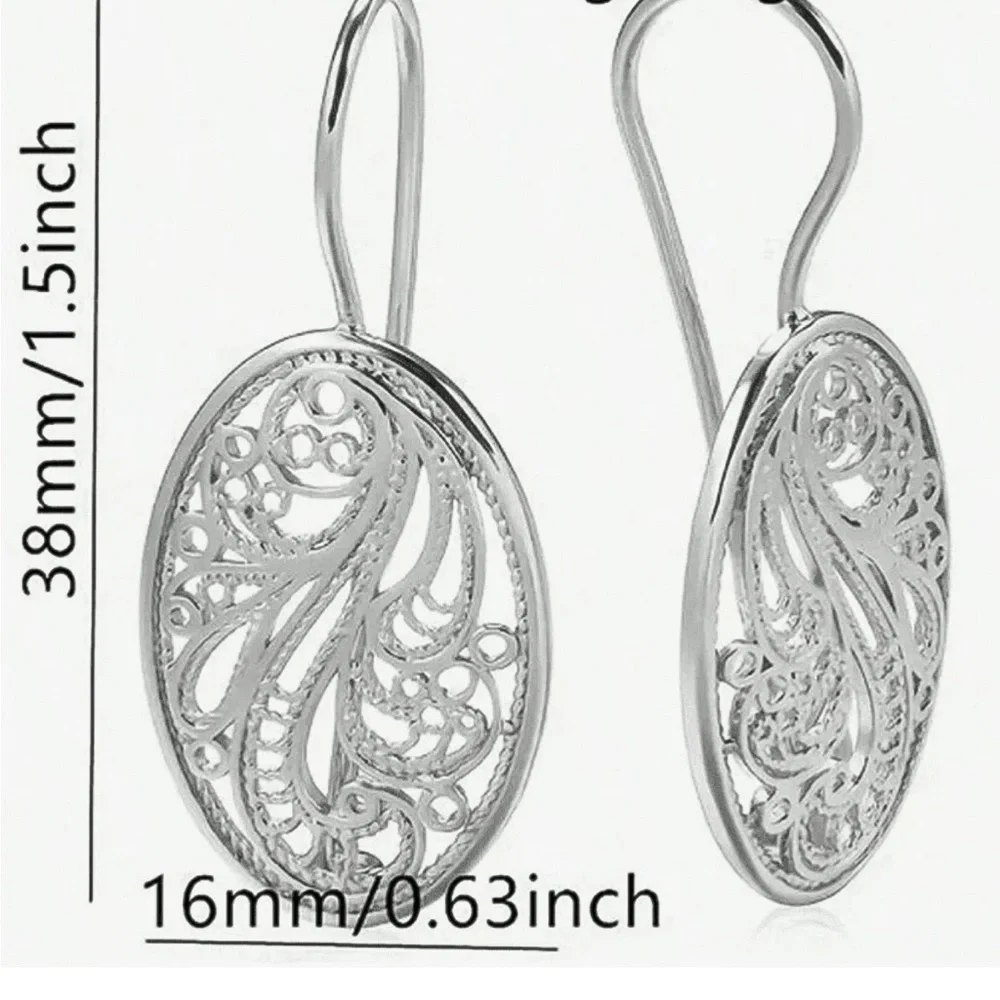 Silver Oval Filigree Elegant Earrings - Picture 3 of 4